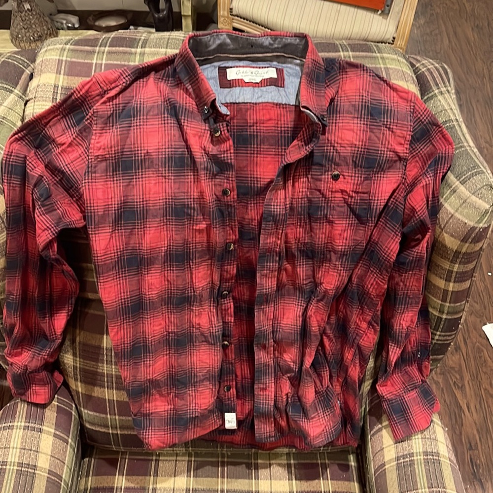 Men’s Gable and Grant red and black plaid long-sleeve sz L